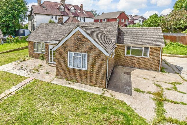 4 bed property, in Green Lane, £500,000