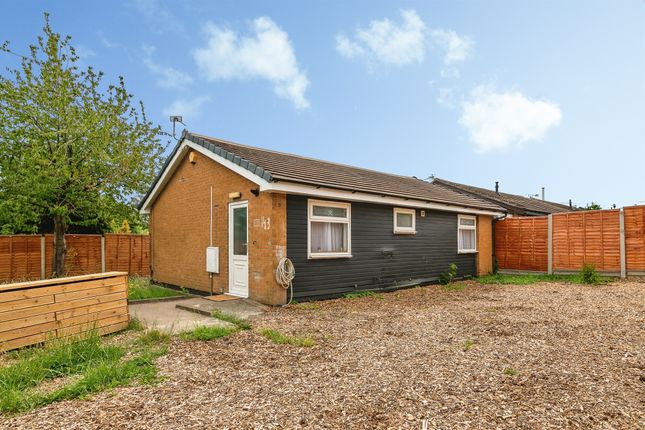 2 bed property, in Wigman Road, £220,000