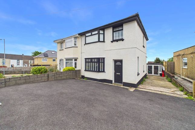 3 bed property, in Heol Gwyrosydd, £220,000