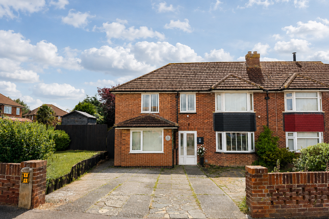 6 bed property, in Coniston Avenue, £450,000