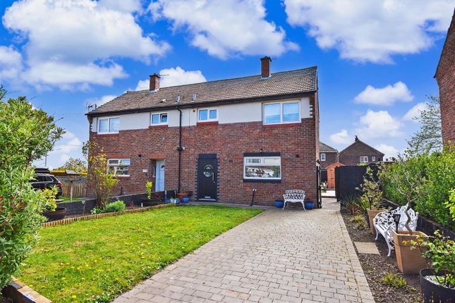 2 bed property, in Poplar Drive, £177,500
