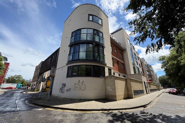 2 bed property, in 43 Chapel Field East, £175,000