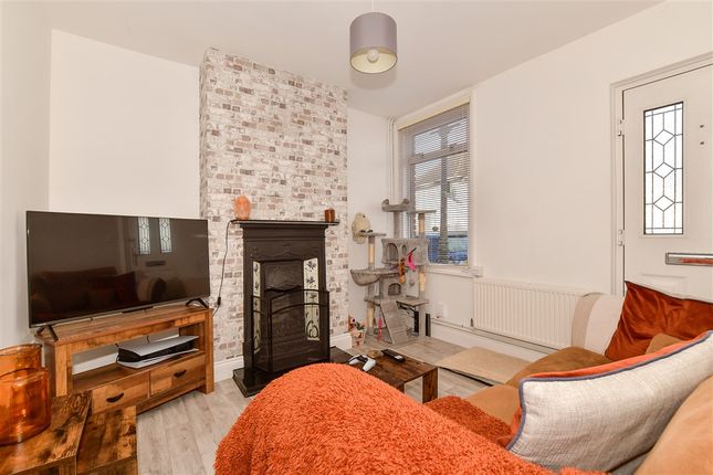 2 bed property, in Zealand Road, £220,000