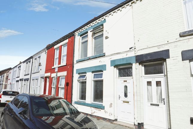 2 bed property, in Winchester Road, £90,000