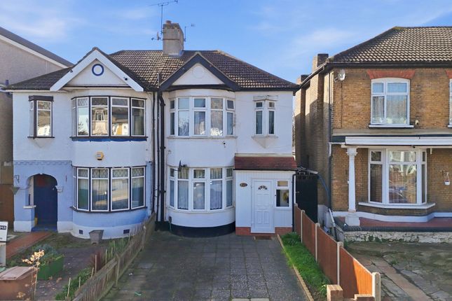 3 bed property, in Vicarage Road, £575,000