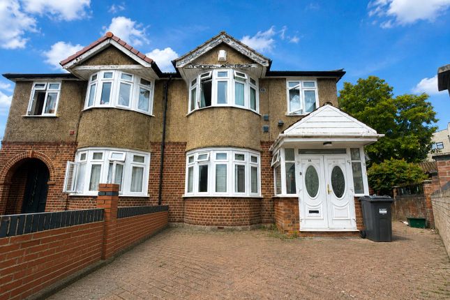 3 bed property, in Cambridge Close, £650,000