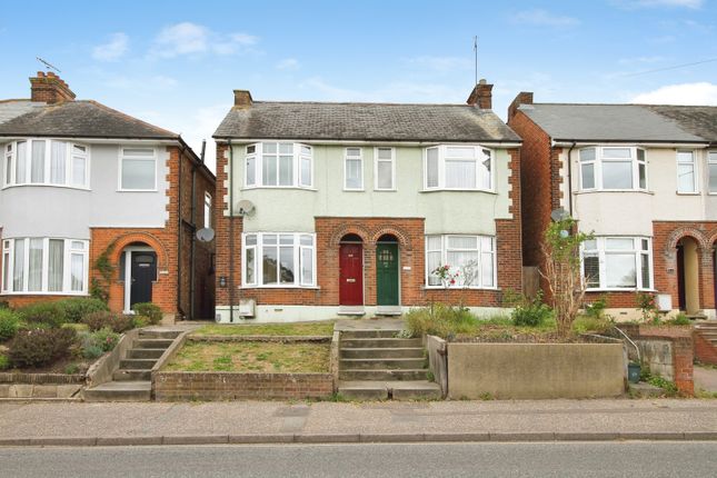 1 bed property, in Harwich Road, £220,000