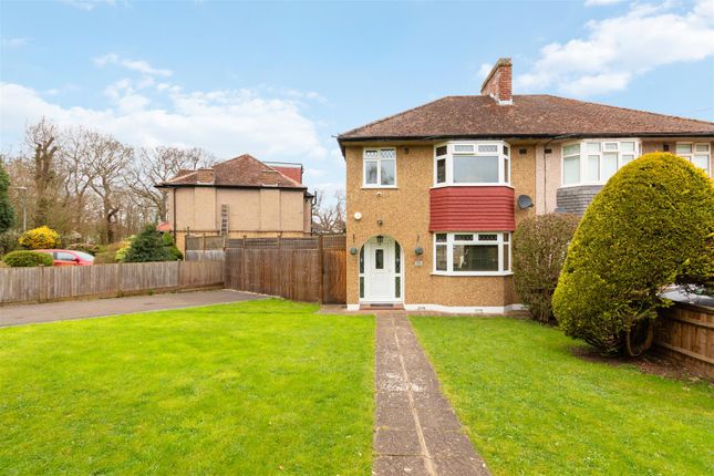 3 bed property, in Northernhay Walk, £635,000