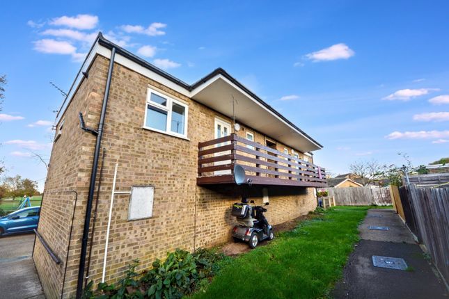 1 bed property, in Oswald Close, £45,000