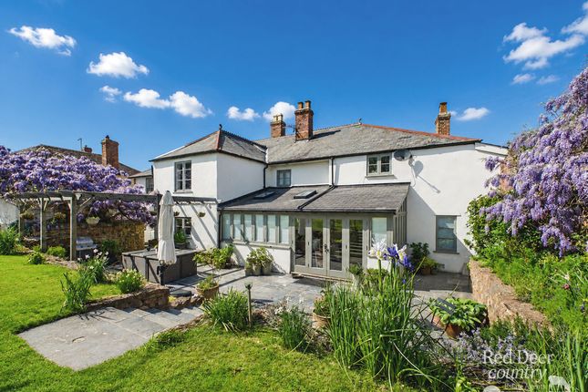 5 bed property, in Long Street, £825,000