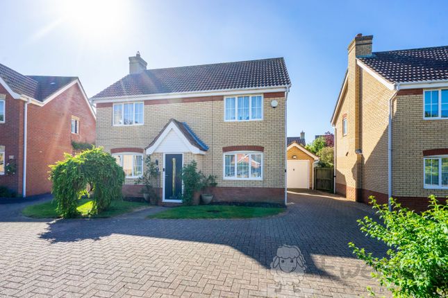4 bed property, in Mallow Way, £400,000