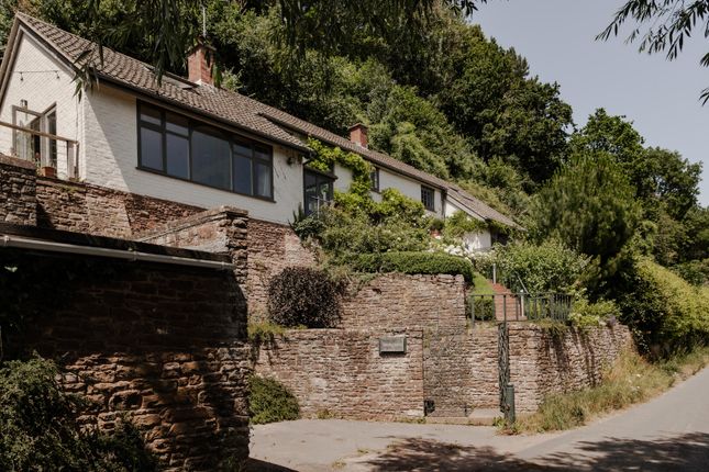 4 bed property, in Hoarwithy, £650,000