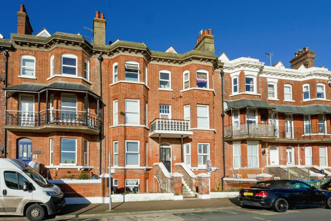 2 bed property, in South Terrace, £90,000