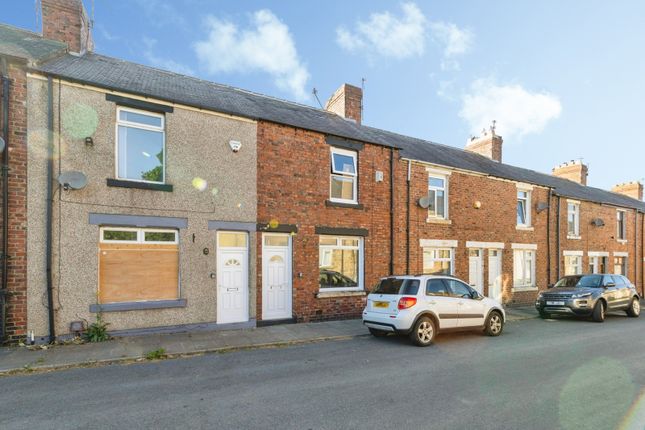 2 bed property, in Kilburn Street, £70,000