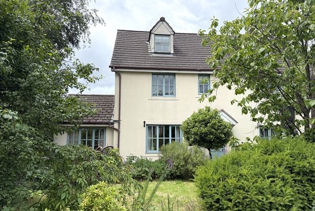 3 bed property, in Station Road, £350,000