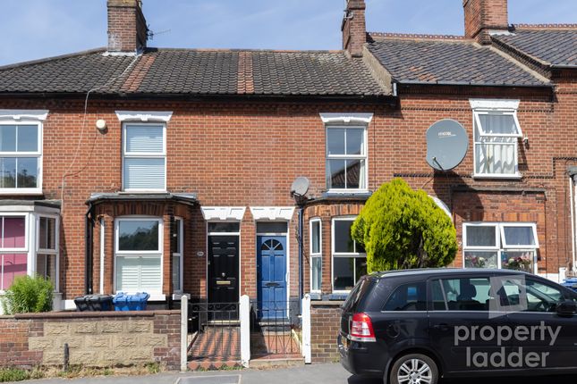 2 bed property, in Silver Road, £200,000