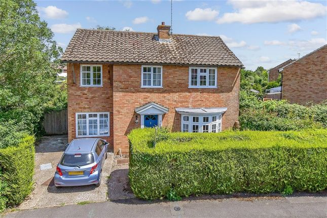 5 bed property, in Southgate Road, £500,000