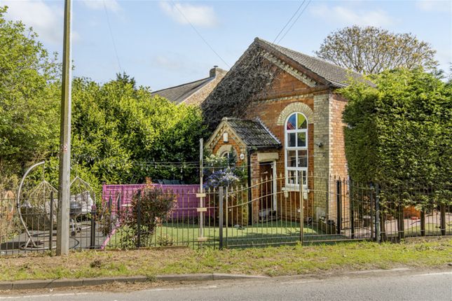 2 bed property, in The Old Chapel, £345,000