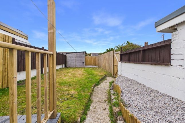 2 bed property, in Wesley Street, £170,000