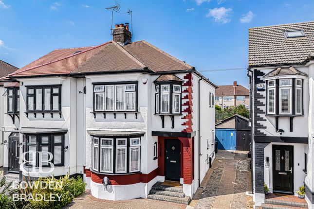 3 bed property, in Colvin Gardens, £600,000