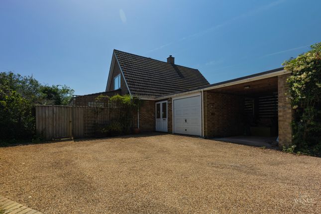 4 bed property, in Greenside Close, £600,000