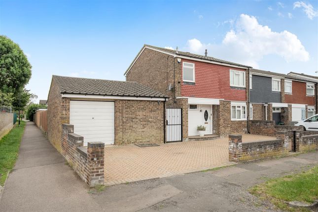 4 bed property, in Pendennis Road, £375,000