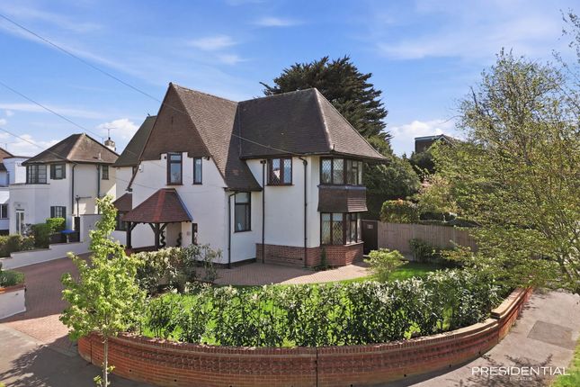 4 bed property, in Mount Pleasant Road, £1,250,000