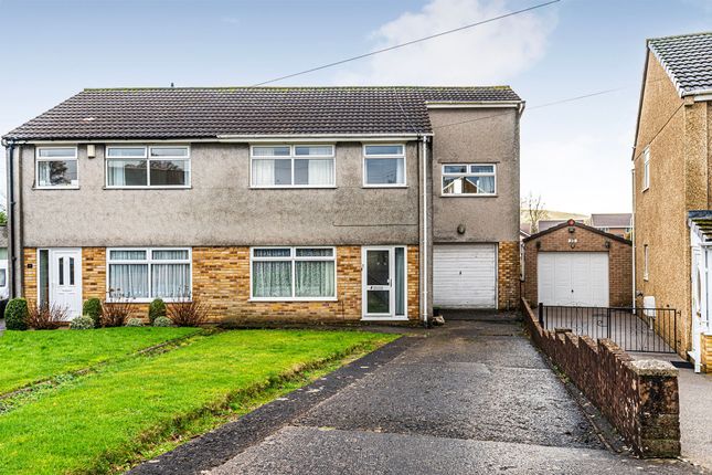 4 bed property, in Briar Way, £250,000