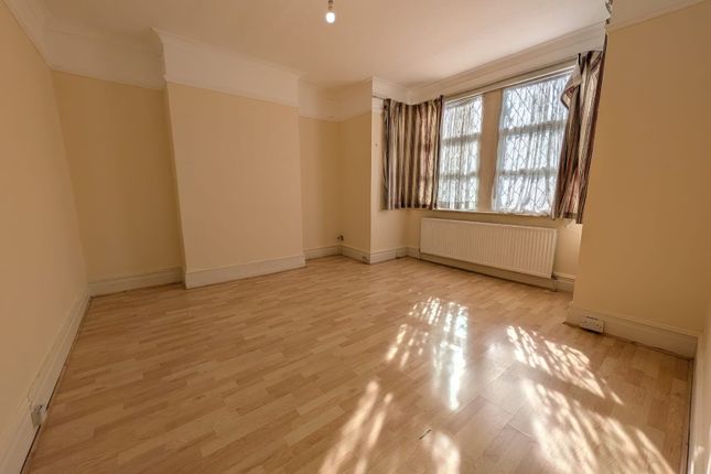 3 bed property, in Mount Road, £649,950