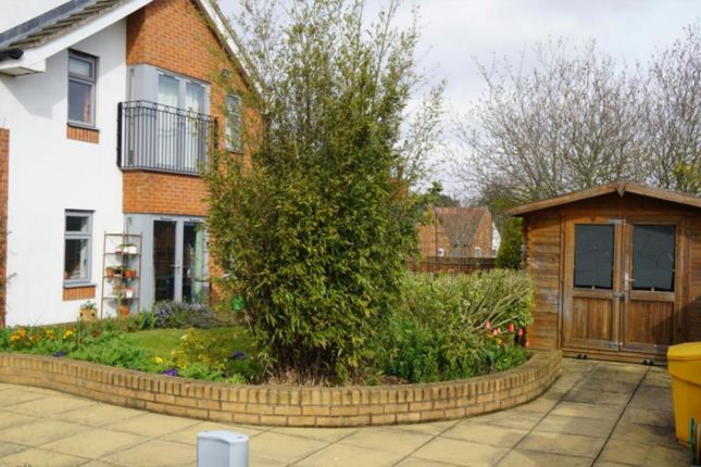 1 bed property, in Alcester Road South, £120,000