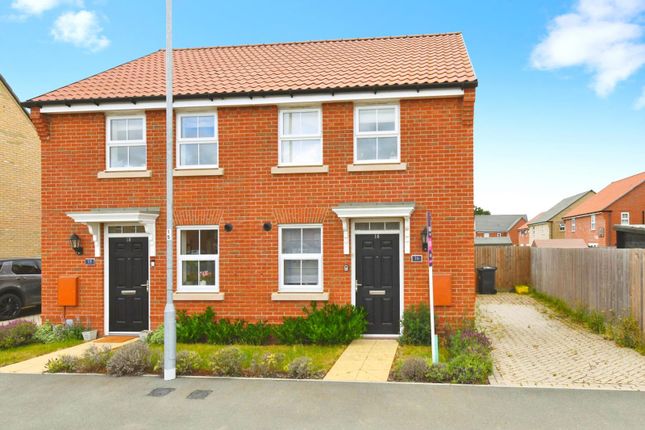 2 bed property, in Endeavour Way, £315,000