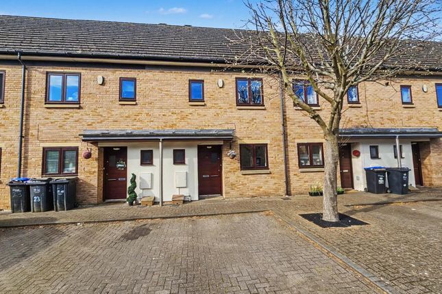 2 bed property, in Near Side, £200,000