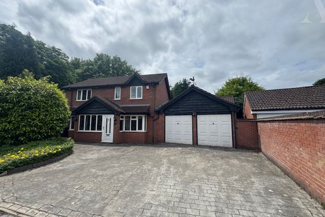 5 bed property, in Castle Hills Drive, £549,950