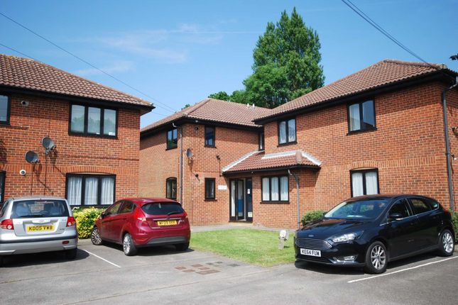 1 bed property, in Holme Place, £210,000