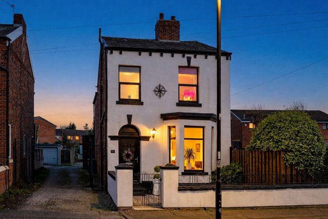 3 bed property, in Moston Lane East, £425,000