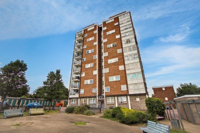 3 bed property, in Victor Court, £110,000