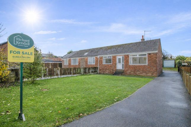 2 bed property, in Potovens Lane, £210,000