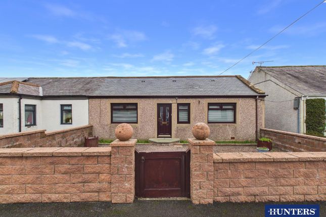 2 bed property, in Woodcockair Street, £110,000