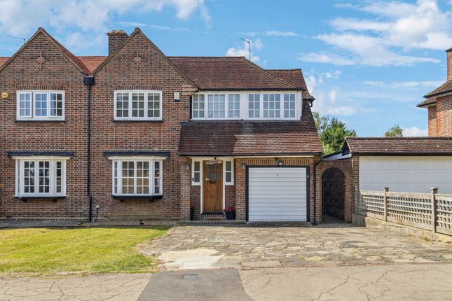 4 bed property, in Altham Road, £899,999