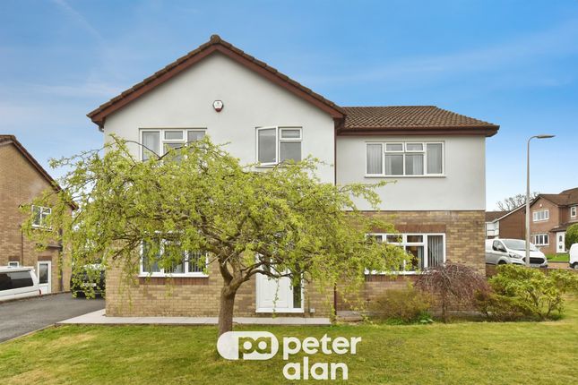 5 bed property, in The Hollies, £450,000