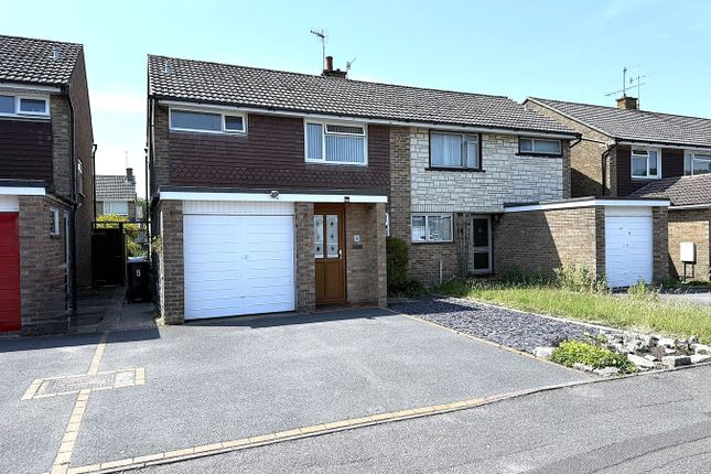 3 bed property, in Bailey Crescent, £349,950