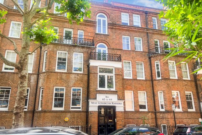 4 bed property, in Beaumont Crescent, £700,000