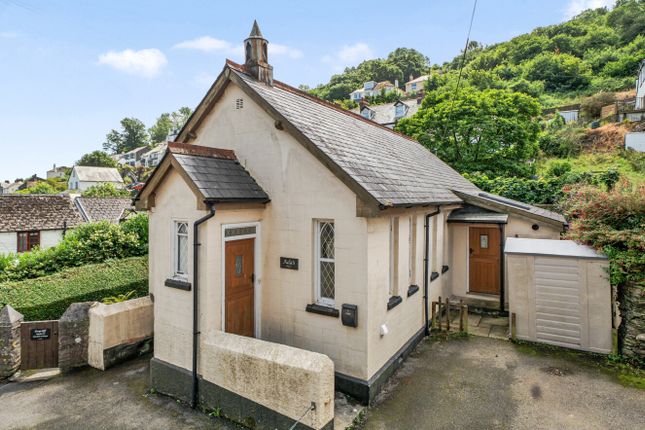 3 bed property, in West Looe Hill, £325,000