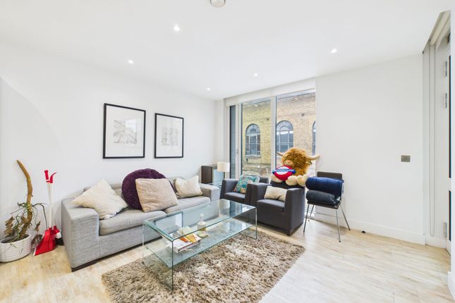 3 bed property, in Junction Road, £600,000