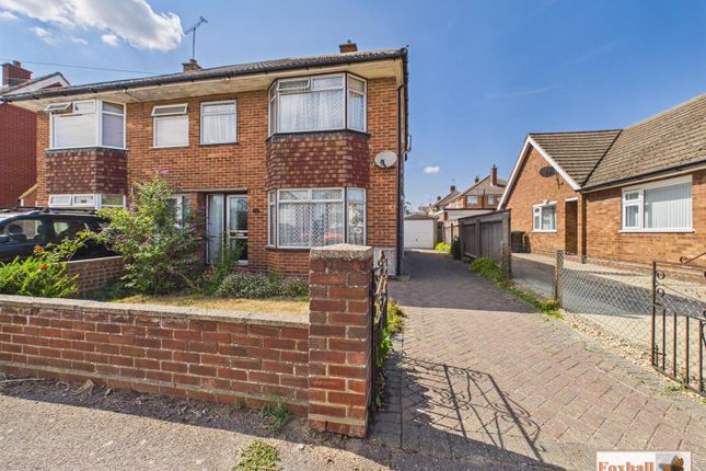 3 bed property, in Selkirk Road, £260,000