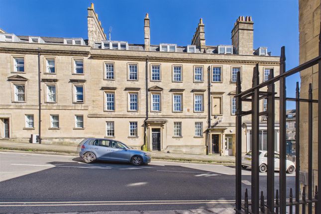 1 bed property, in Fountain Buildings, £110,000