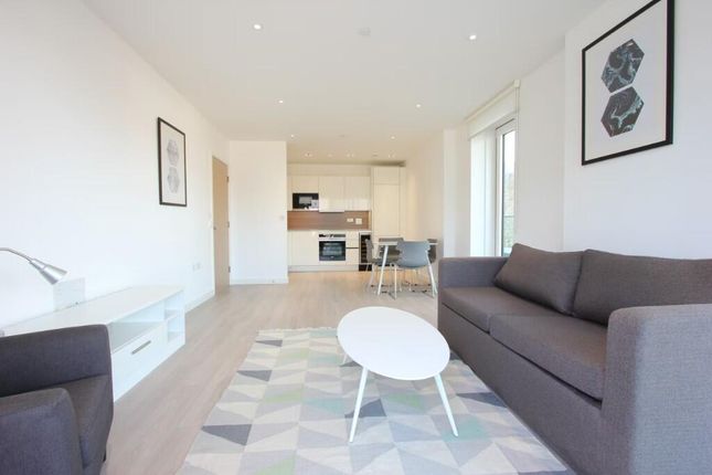 2 bed property, in Devan Grove, £685,000