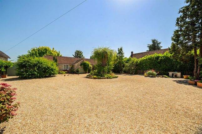 2 bed property, in Sparkford, £450,000