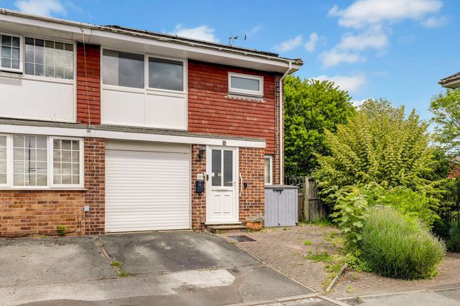 3 bed property, in Waltham Close, £325,000