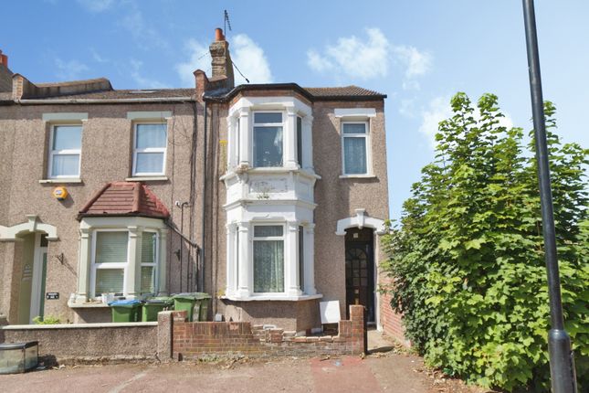 3 bed property, in Ravine Grove, £400,000